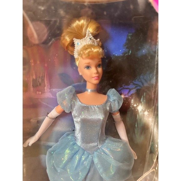 Disney Princess Dazzling Cinderella Doll Magical Light Up Shoes 50572 Mattel - Picture 4 of 11